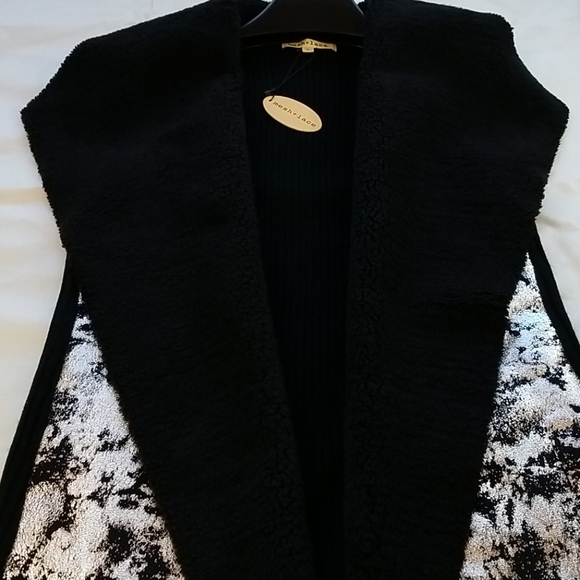 Mesh + Lace Sherpa Black & Silver Vest - Picture 7 of 16